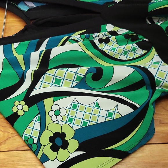 TORRID capped sleeves blouse - Picture 3 of 7